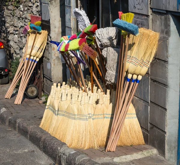 Mops, Brooms & Dusters